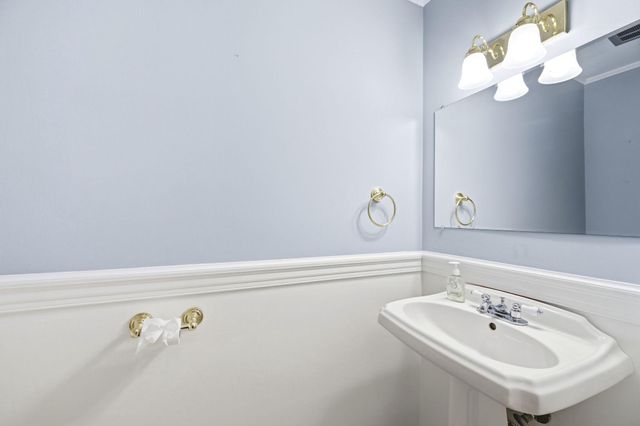 1565 STANFORD LN, Paoli, PA 19301