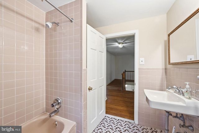 1565 STANFORD LN, Paoli, PA 19301
