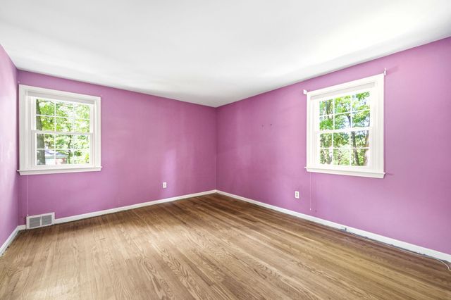 1565 STANFORD LN, Paoli, PA 19301