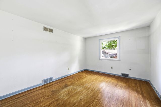 1565 STANFORD LN, Paoli, PA 19301
