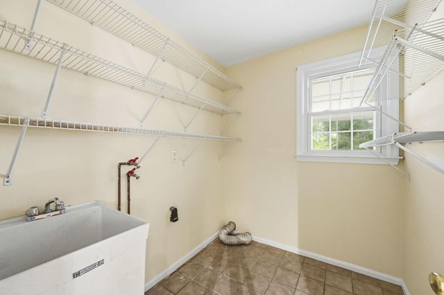 1565 STANFORD LN, Paoli, PA 19301