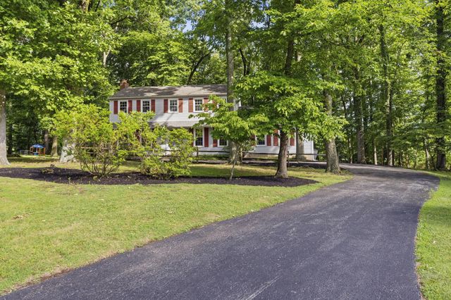 1565 STANFORD LN, Paoli, PA 19301
