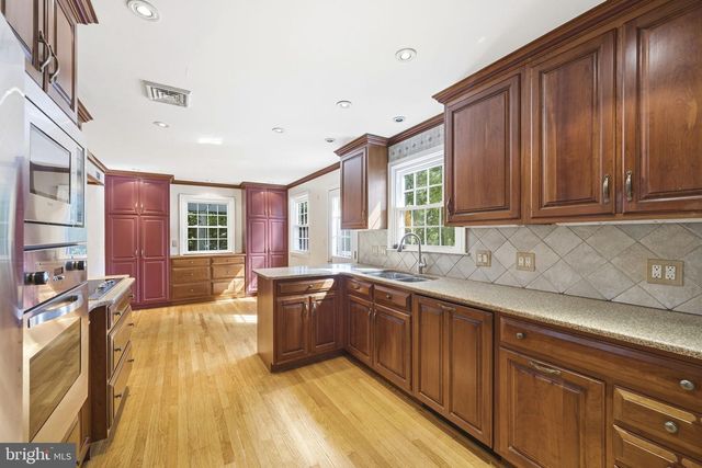 1565 STANFORD LN, Paoli, PA 19301