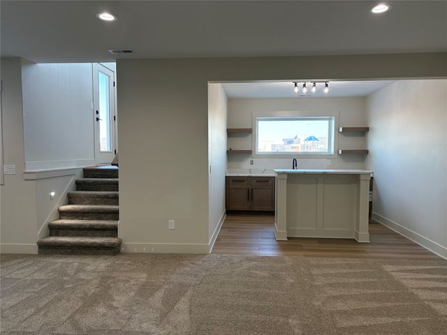 17203 Brookview Drive, Urbandale, IA 50322