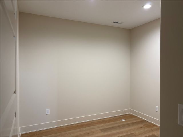 17203 Brookview Drive, Urbandale, IA 50322