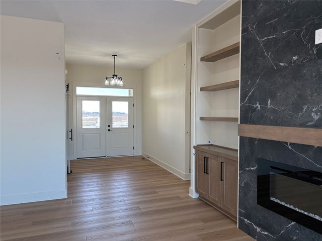 17203 Brookview Drive, Urbandale, IA 50322