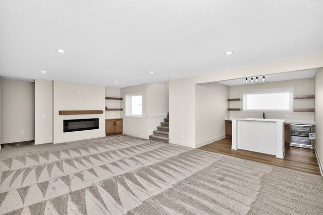 17203 Brookview Drive, Urbandale, IA 50322