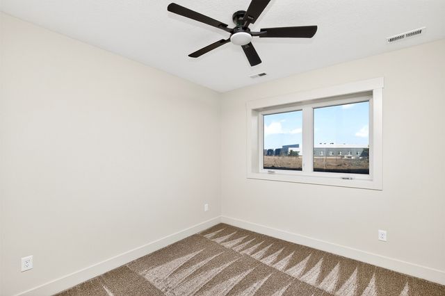 17203 Brookview Drive, Urbandale, IA 50322