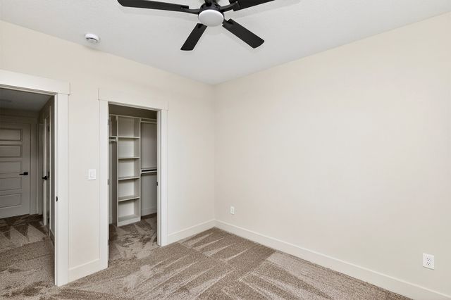 17203 Brookview Drive, Urbandale, IA 50322