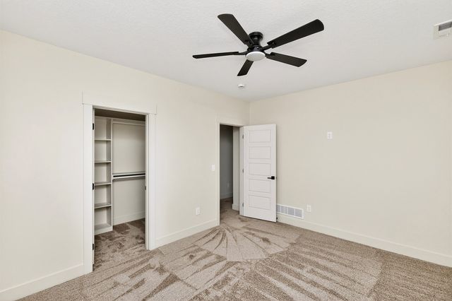 17203 Brookview Drive, Urbandale, IA 50322