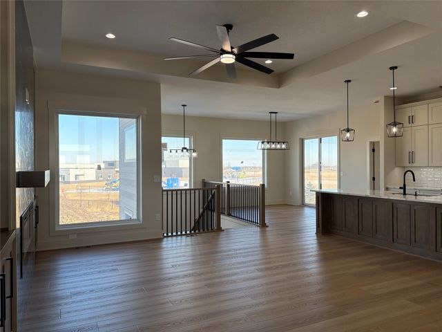 17203 Brookview Drive, Urbandale, IA 50322