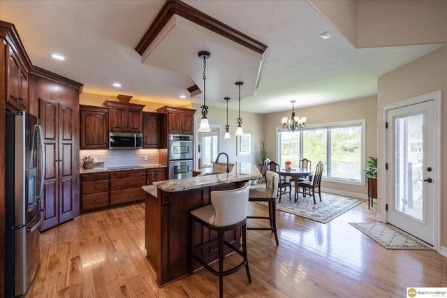 7922 Shadow Lake Drive, Papillion, NE 68046