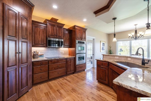 7922 Shadow Lake Drive, Papillion, NE 68046