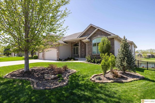 7922 Shadow Lake Drive, Papillion, NE 68046