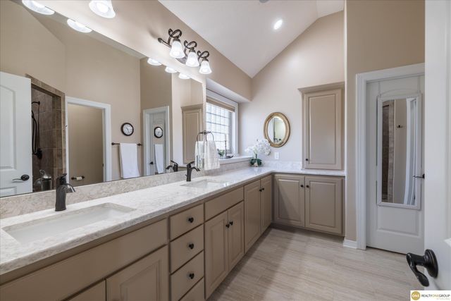 7922 Shadow Lake Drive, Papillion, NE 68046