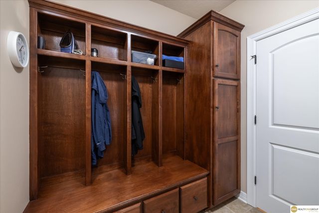 7922 Shadow Lake Drive, Papillion, NE 68046