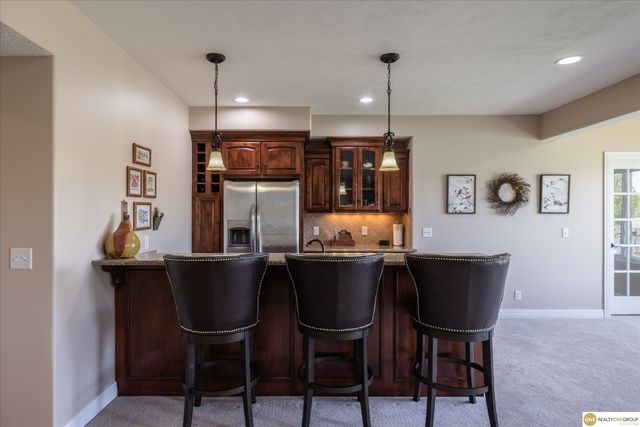 7922 Shadow Lake Drive, Papillion, NE 68046
