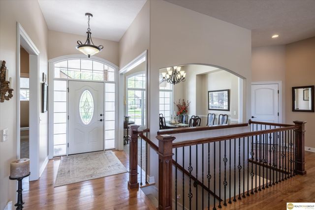 7922 Shadow Lake Drive, Papillion, NE 68046