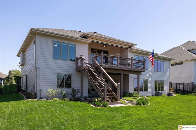 7922 Shadow Lake Drive, Papillion, NE 68046