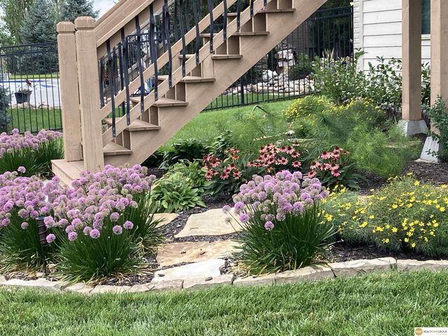 7922 Shadow Lake Drive, Papillion, NE 68046