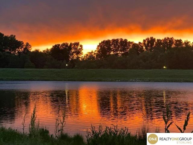 7922 Shadow Lake Drive, Papillion, NE 68046