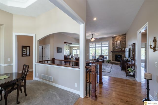 7922 Shadow Lake Drive, Papillion, NE 68046