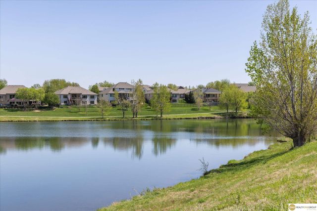 7922 Shadow Lake Drive, Papillion, NE 68046