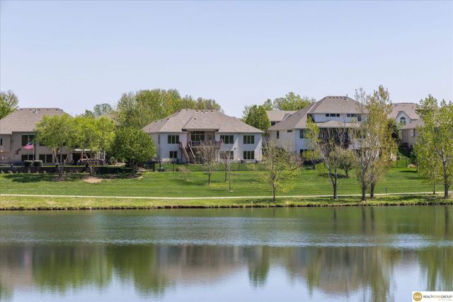 7922 Shadow Lake Drive, Papillion, NE 68046
