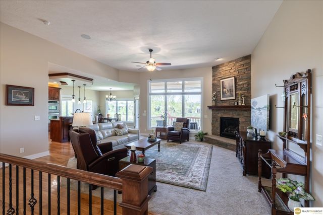 7922 Shadow Lake Drive, Papillion, NE 68046