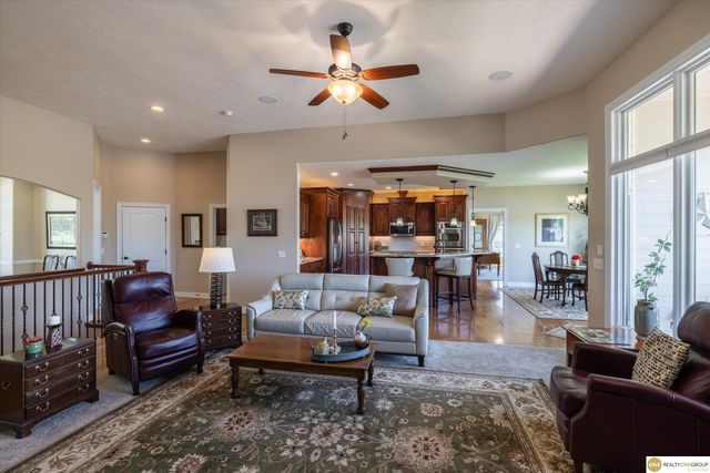 7922 Shadow Lake Drive, Papillion, NE 68046