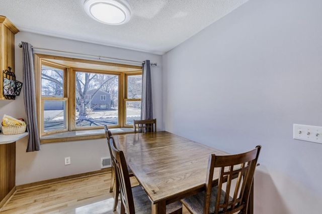 9966 108th Avenue N, Maple Grove, MN 55369