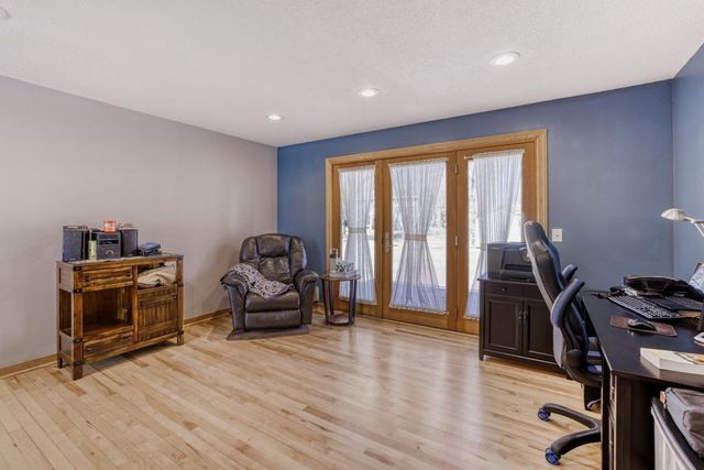 9966 108th Avenue N, Maple Grove, MN 55369