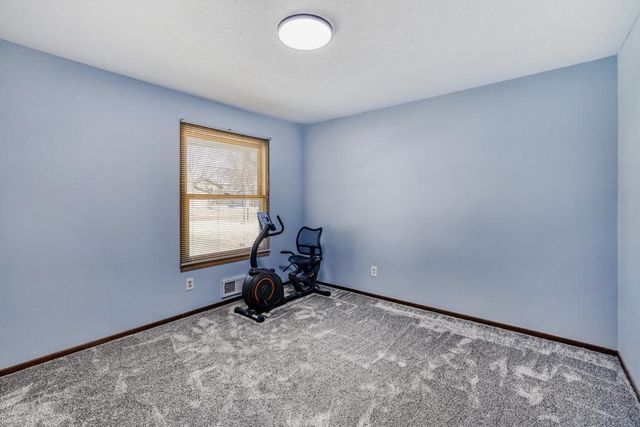 9966 108th Avenue N, Maple Grove, MN 55369