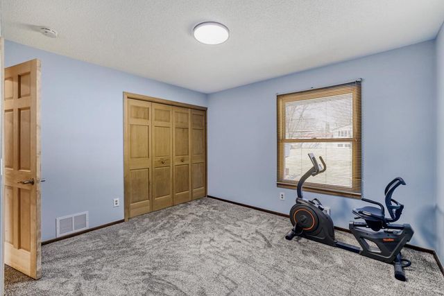 9966 108th Avenue N, Maple Grove, MN 55369