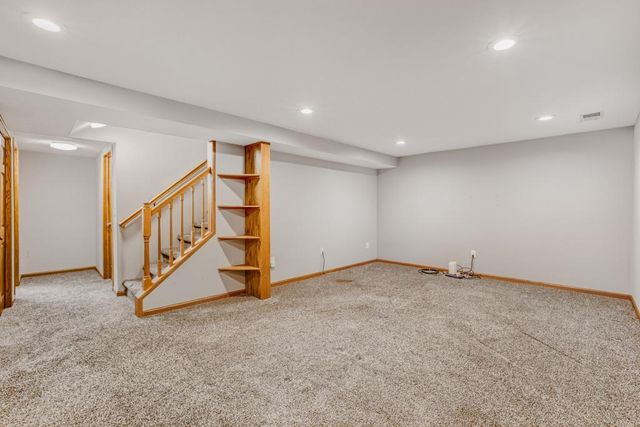 9966 108th Avenue N, Maple Grove, MN 55369