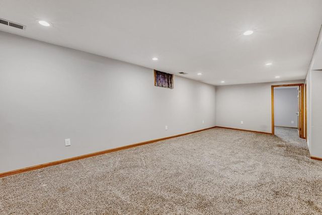 9966 108th Avenue N, Maple Grove, MN 55369