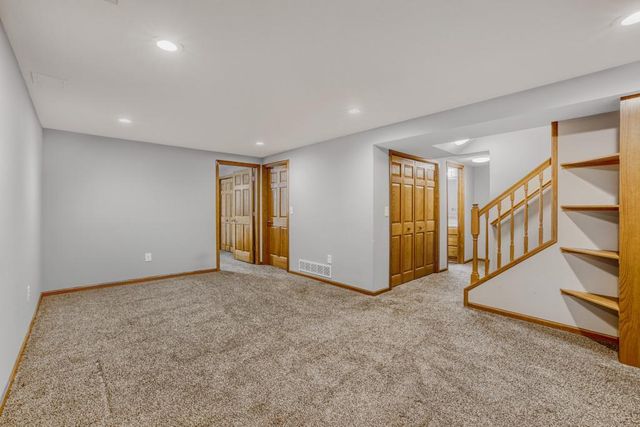 9966 108th Avenue N, Maple Grove, MN 55369