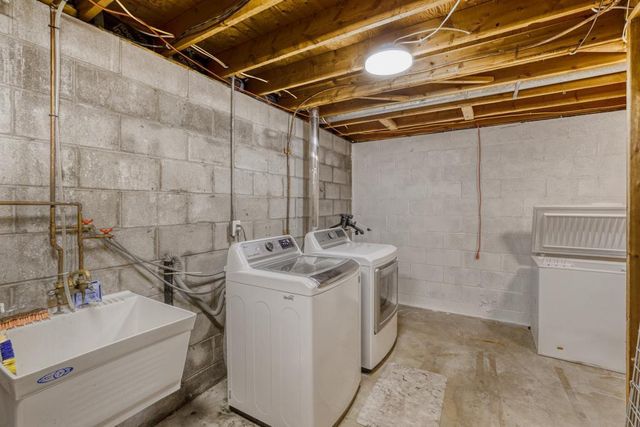 9966 108th Avenue N, Maple Grove, MN 55369