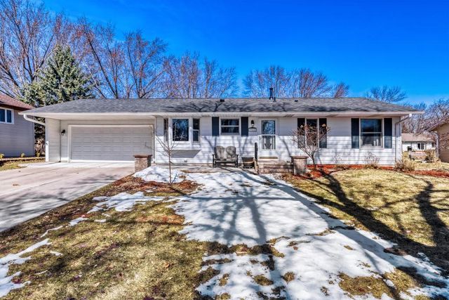 9966 108th Avenue N, Maple Grove, MN 55369