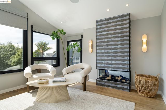 5656 Buena Vista Avenue, Oakland, CA 94618