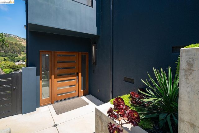 5656 Buena Vista Avenue, Oakland, CA 94618