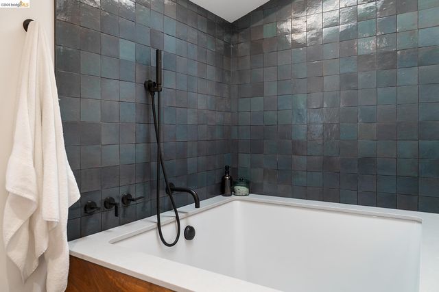 5656 Buena Vista Avenue, Oakland, CA 94618