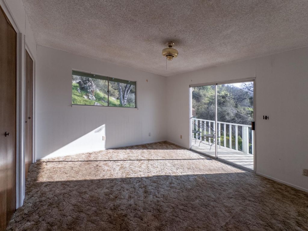 Image 11 of property listing at 38758 Aster Lane, Yokuts Valley, CA 93675