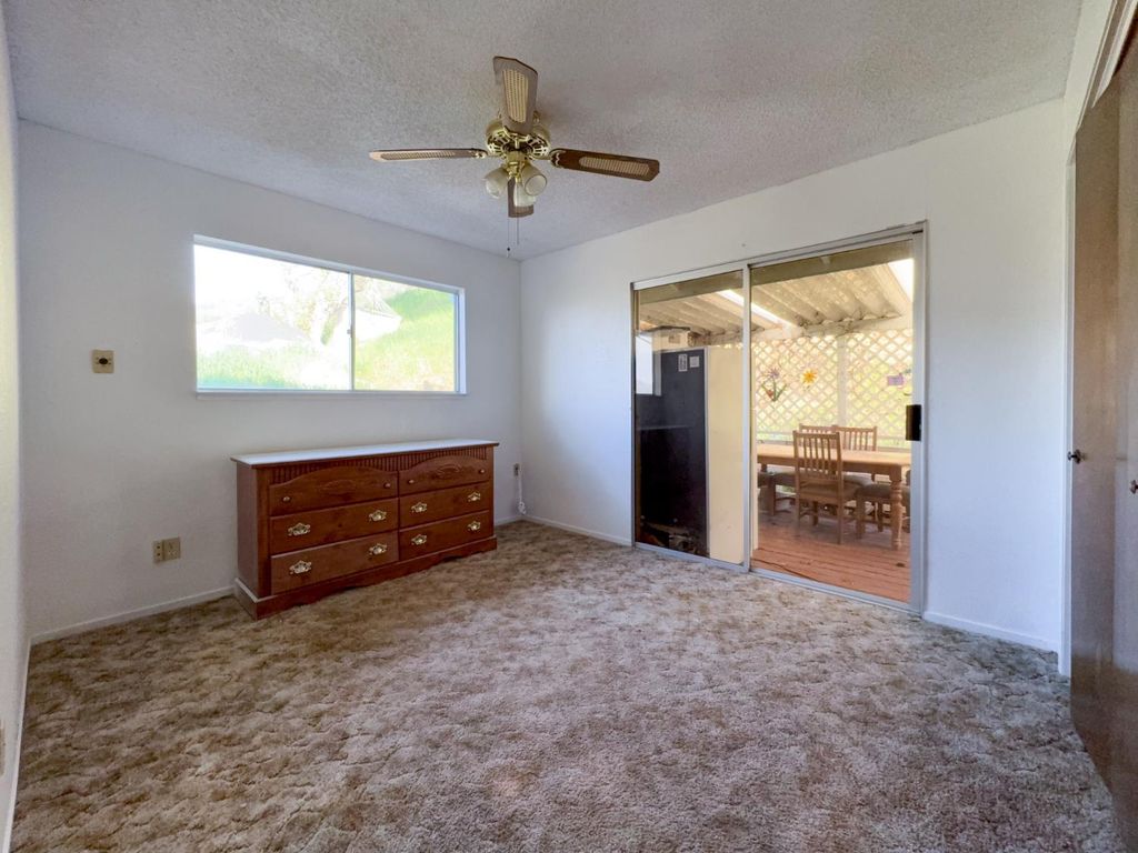 Image 16 of property listing at 38758 Aster Lane, Yokuts Valley, CA 93675