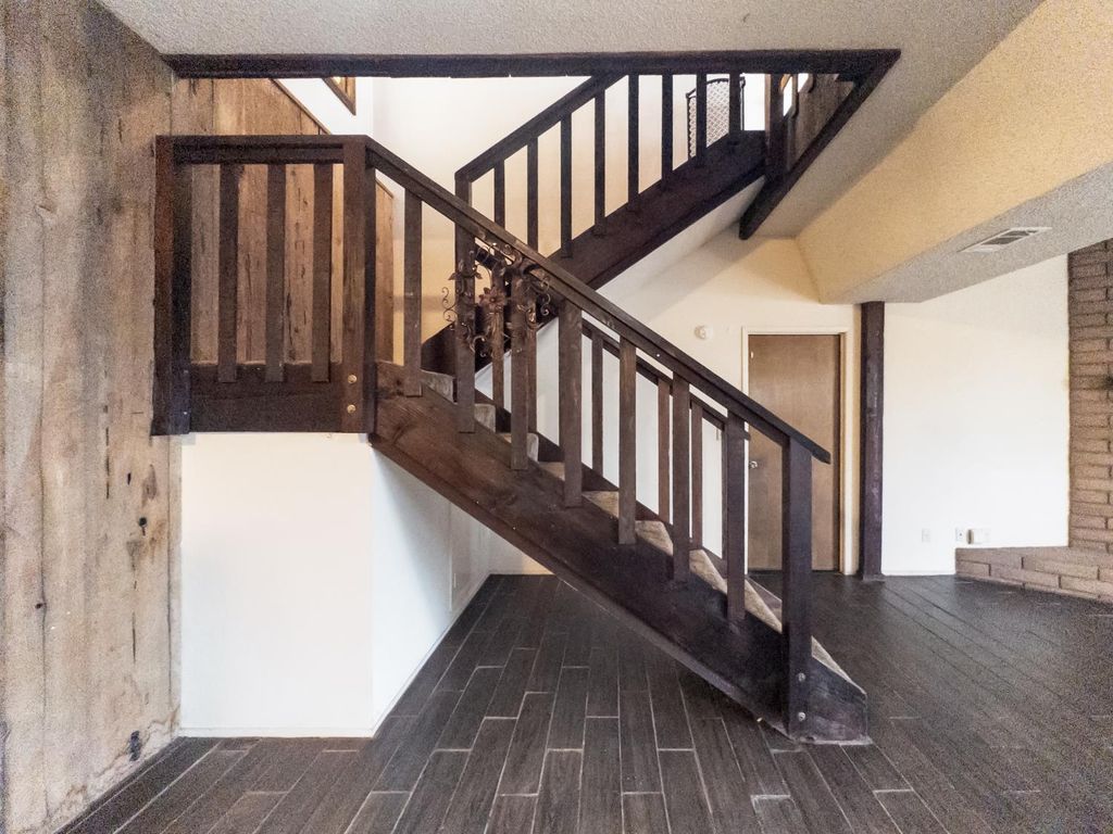 Image 24 of property listing at 38758 Aster Lane, Yokuts Valley, CA 93675