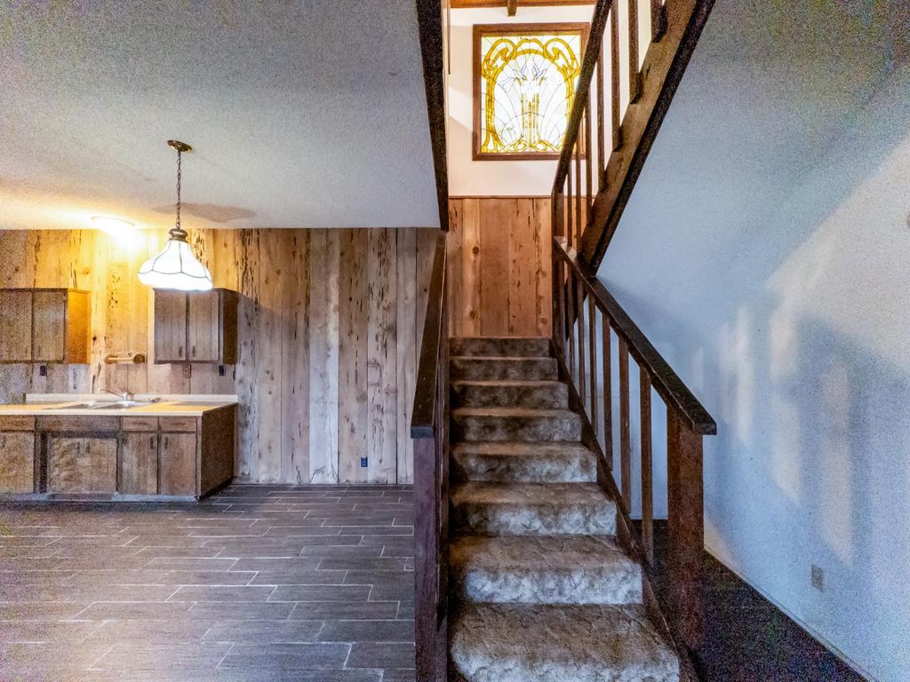 Image 25 of property listing at 38758 Aster Lane, Yokuts Valley, CA 93675