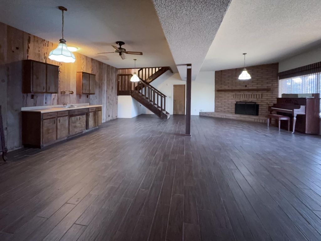 Image 27 of property listing at 38758 Aster Lane, Yokuts Valley, CA 93675