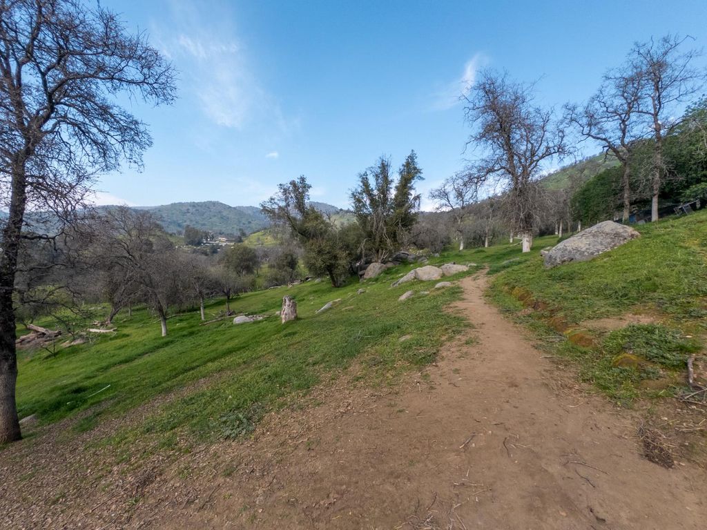 Image 39 of property listing at 38758 Aster Lane, Yokuts Valley, CA 93675