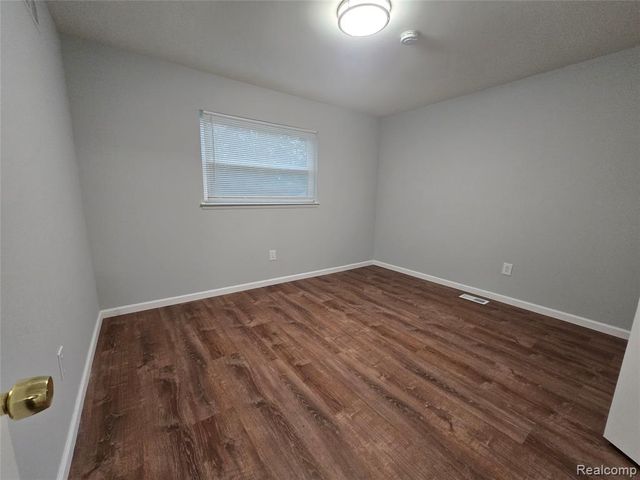 17676 Addison Street, Southfield, MI 48075