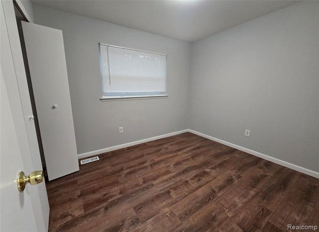 17676 Addison Street, Southfield, MI 48075